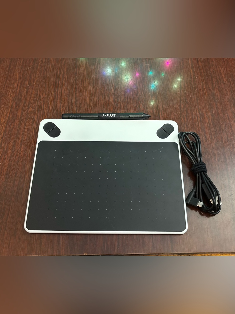 Wacom Intuos Small Graphics Tablet in Black & White